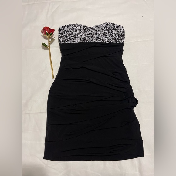 Vestido Strapless negro con blanco - Picture 2 of 4